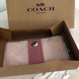 Coach wallet, pink